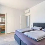 Aura Villa *