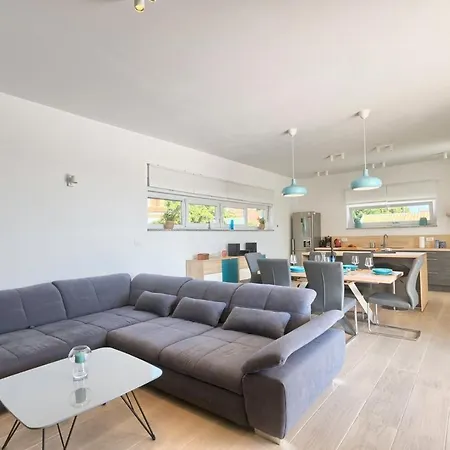 Aura Villa